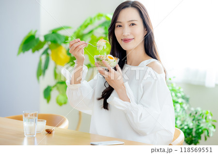 サラダ 女性 サラダ 女性 118569551
