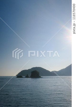 愛媛・松山 夏目漱石の小説「坊ちゃん」にも登場する「四十島」(ターナー島) 愛媛・松山 夏目漱石の小説「坊ちゃん」にも登場する「四十島」(ターナー島) 118570400