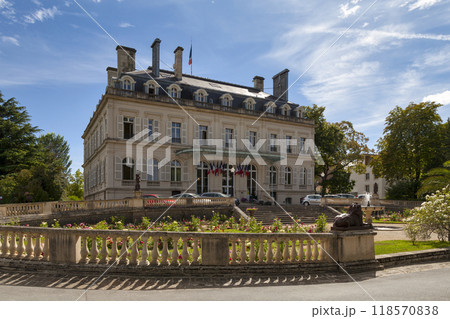 The town hall of Epernay The town hall of Epernay 118570838
