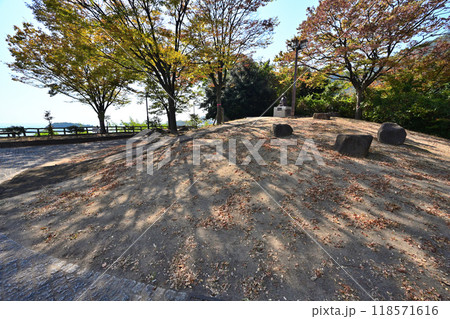 備後国「鞆城」の石垣と眺望　鞆の浦を望む 118571616