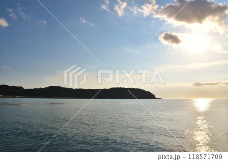 夕暮れの原岡海水浴場 千葉 夕暮れの原岡海水浴場 千葉 118571709