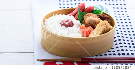 手作りのお弁当 ( 曲げわっぱ ) 手作りのお弁当 ( 曲げわっぱ ) 118571884