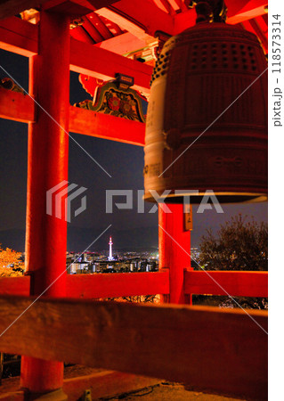 清水寺夜間特別拝観2023年桜の季節 118573314