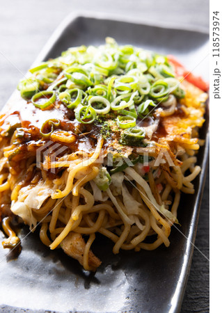 おいしいネギのせ焼きそば入りお好み焼き 118573974