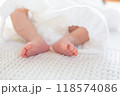 生まれたての赤ちゃん 118574086