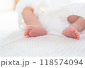 生まれたての赤ちゃん 118574094