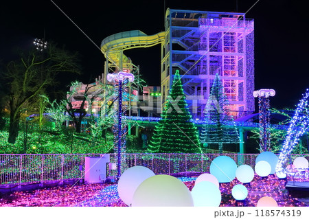 【東京都】よみうりランドのジュエリー・タワーの夜景（ジュエルミネーション） 118574319