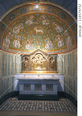 Mosaic of Agnus Dei the Lamb of God among the saints inside the Church of the Dormition abbey in mount Zion, Jerusalem, Israel Mosaic of Agnus Dei the Lamb of God among the saints inside the Church of the Dormition abbey in mount Zion, Jerusalem, Israel 118574732