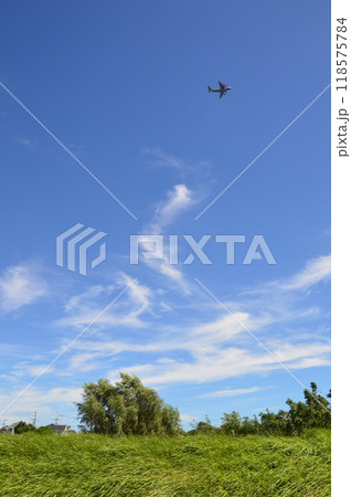 浅川土手の夏空　八王子市 118575784