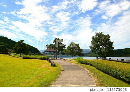 初秋の御所湖 初秋の御所湖 118575998