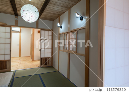 日本らしい美しい和室 118576220