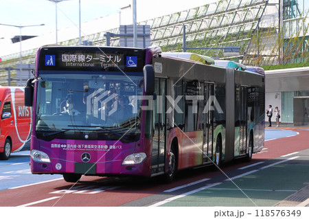 ［FUK］福岡空港：レインボーバス（国内線⇔国際線連絡バス） 118576349