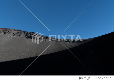 富士山の噴火口　宝永第一火口 118576687