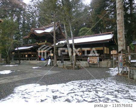 諏訪大社下社秋宮の幣拝殿(長野県諏訪郡下諏訪町) 諏訪大社下社秋宮の幣拝殿(長野県諏訪郡下諏訪町) 118576882