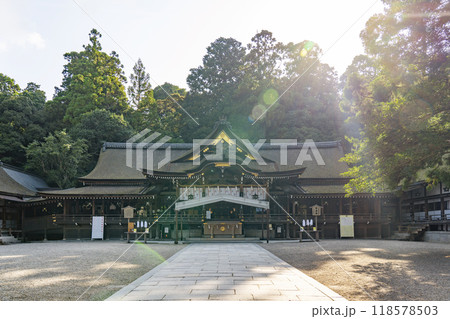 三輪明神　大神神社　拝殿 118578503
