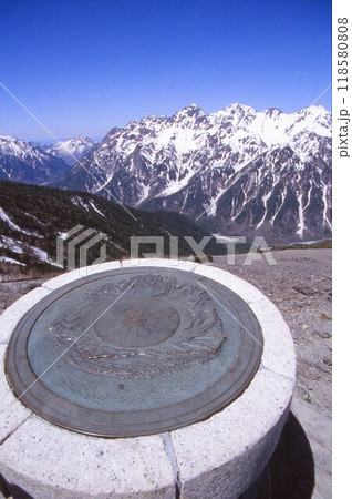 蝶が岳山頂から見る穂高連峰 蝶が岳山頂から見る穂高連峰 118580808