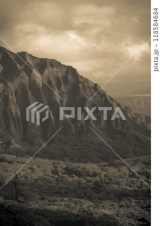 Koolau Mountain Range, Oahu, Hawaii 118584684