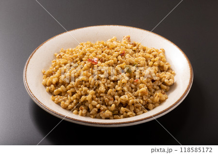 ［トルコ料理］ブルグルピラフ（挽き割り小麦のピラフ） 118585172