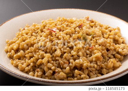 ［トルコ料理］ブルグルピラフ（挽き割り小麦のピラフ） 118585173