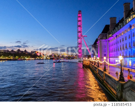 London united kingdom urban landscapes and scenes on partly sunny day London united kingdom urban landscapes and scenes on partly sunny day 118585453