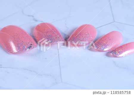 ハンドメイドのネイル 118585758