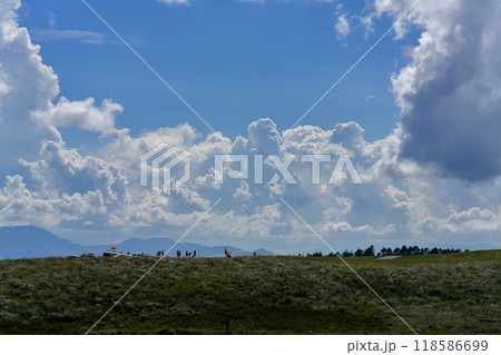 夏空の下のグライダー 118586699