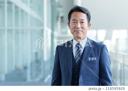 中高年 ビジネスマン ポートレート 中高年 ビジネスマン ポートレート 118595920
