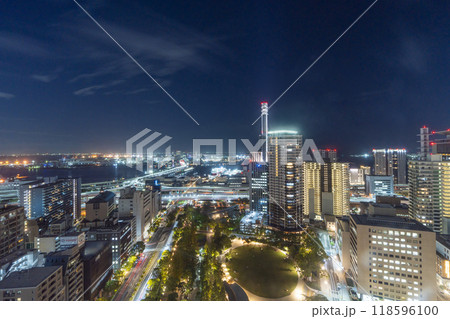 神戸の素敵な夜景　(神戸市役所展望ロビー) 118596100