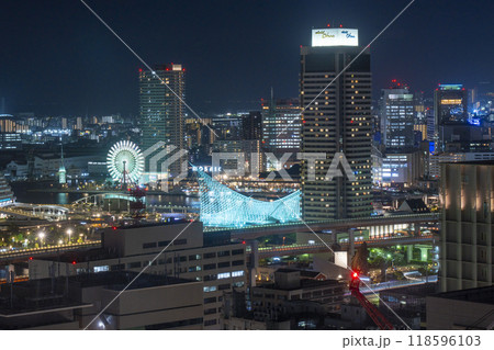 神戸の素敵な夜景　(神戸市役所展望ロビー) 118596103