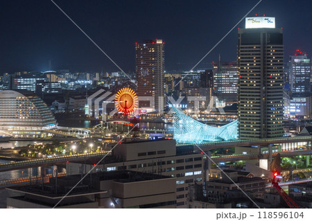 神戸の素敵な夜景　モザイク大観覧車　(神戸市役所展望ロビー) 118596104