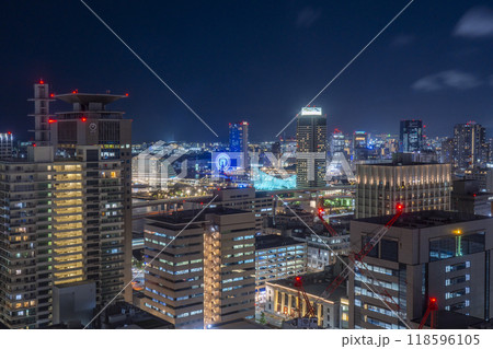 神戸の素敵な夜景　(神戸市役所展望ロビー) 118596105