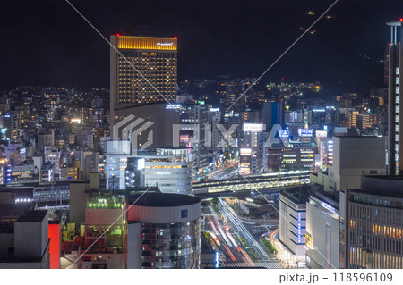 神戸の素敵な夜景　(神戸市役所展望ロビー) 118596109
