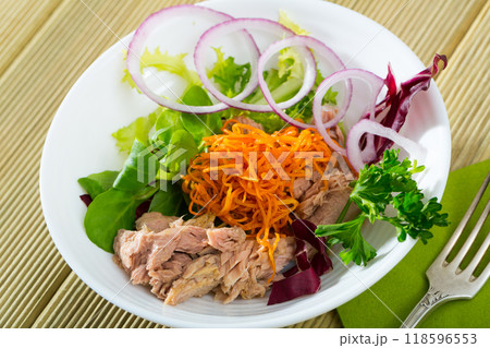 Salad with vegetables and fish Salad with vegetables and fish 118596553