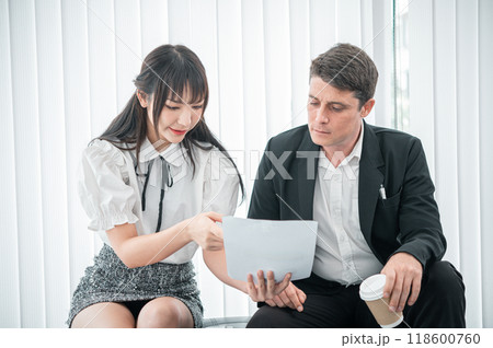 business women and men discussing project planning and business analysis, financial planning, working on marketing research, business women and men discussing project planning and business analysis, financial planning, working on marketing research, 118600760