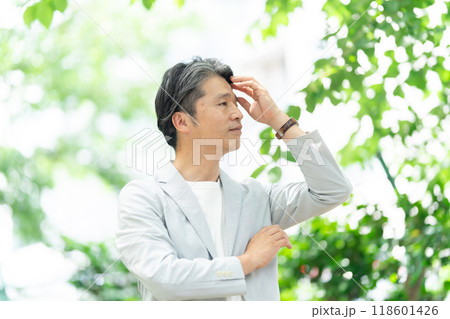ミドル男性　ポートレート 118601426