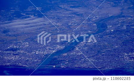 飛行機の窓から見た湘南エリア 118602285