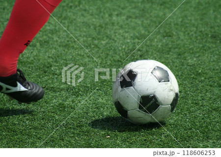 人工芝でのサッカー(公式戦) 人工芝でのサッカー(公式戦) 118606253