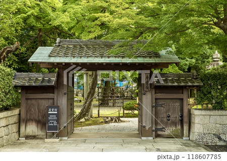 長浜市、慶雲館の表門 118607785