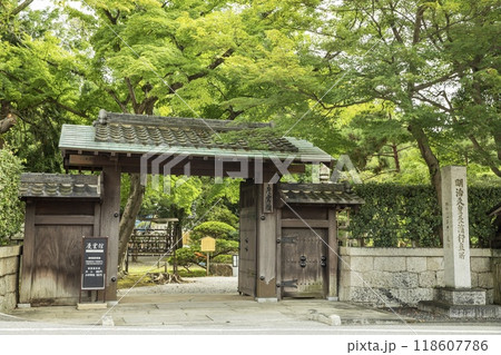 長浜市、慶雲館の表門 118607786