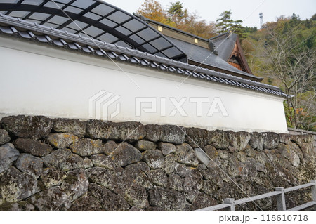曹宗寶洞鏡山源真寺、国道19号線の山側に聳える大きなお寺です。静かな環境で、ここのお寺の彫り物は素晴 118610718