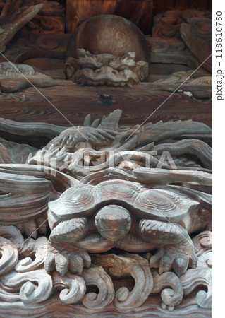 曹宗寶洞鏡山源真寺、国道19号線の山側に聳える大きなお寺です。静かな環境で、ここのお寺の彫り物は素晴 118610750