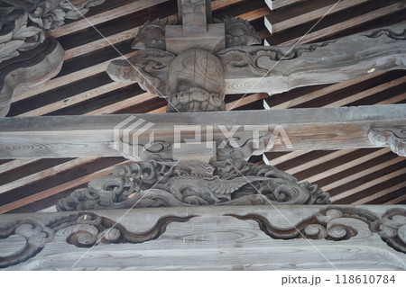 曹宗寶洞鏡山源真寺、国道19号線の山側に聳える大きなお寺です。静かな環境で、ここのお寺の彫り物は素晴 118610784