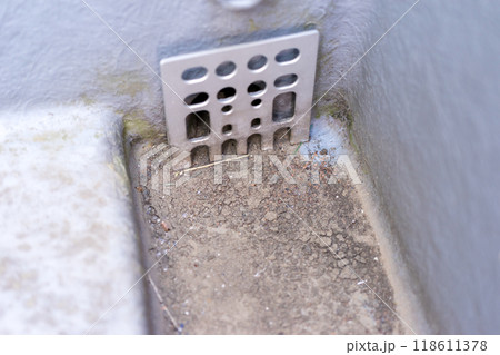 ベランダの排水口カバー 118611378