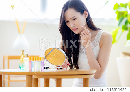 若い女性、ビューティーイメージ　ネガティブ 118611422