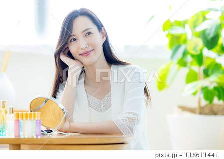 若い女性のスキンケア 若い女性のスキンケア 118611441