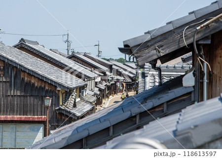 《関宿・中町の町並み》眺関亭展望台からの眺め(東方面) 《関宿・中町の町並み》眺関亭展望台からの眺め(東方面) 118613597