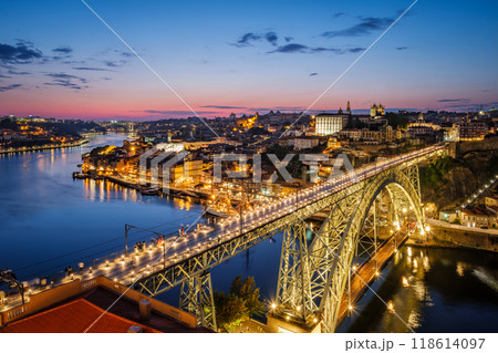 View of Porto city, Portugal in evening View of Porto city, Portugal in evening 118614097