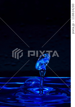 水滴と水滴の衝突 118614280