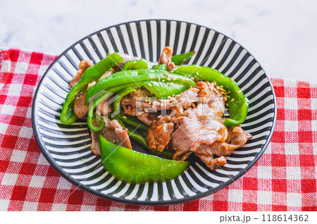 豚こまと甘唐辛子の中華炒め 豚こまと甘唐辛子の中華炒め 118614362