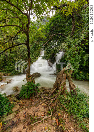 Ban Gioc waterfall in Cao Bang, Viet Nam Ban Gioc waterfall in Cao Bang, Viet Nam 118615262